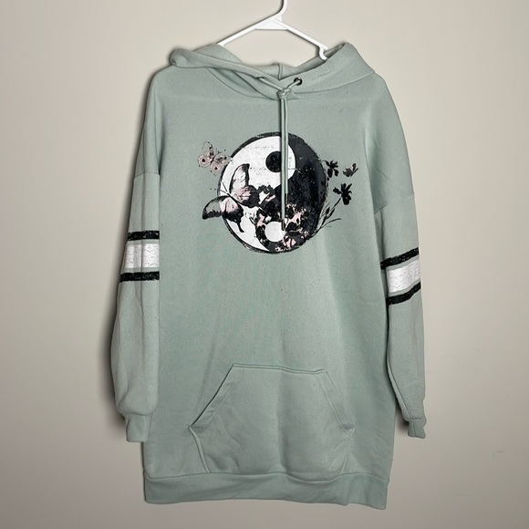 No Boundaries Oversized Long Hoodie with front Pocket- L (Junior 11/13) - Picture 1 of 10